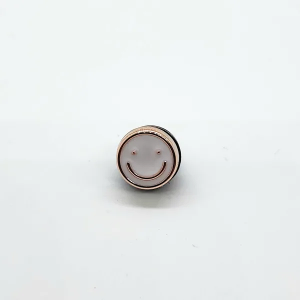 Pin para Gorra - Carita Feliz Blanca