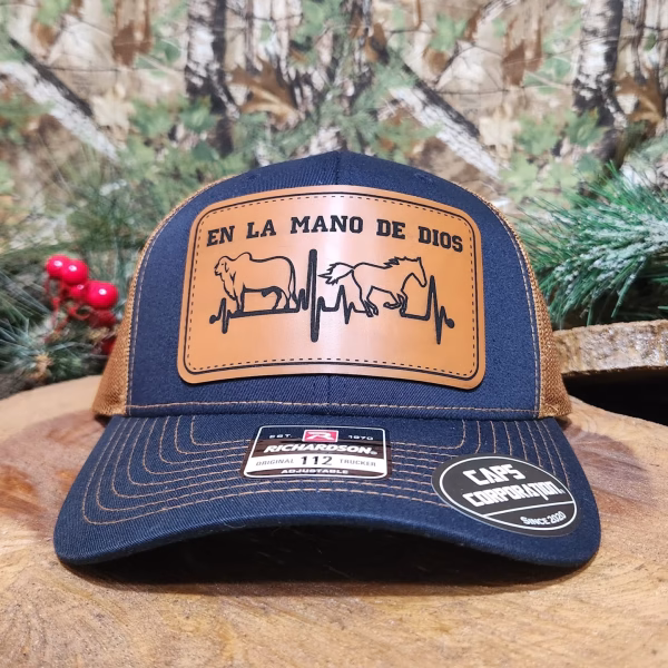 Gorra Richardson – Azul navy/caramelo- En la mano de Dios