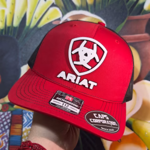 Gorra Richardson – Rojo/Negro – ARIAT fluorescente