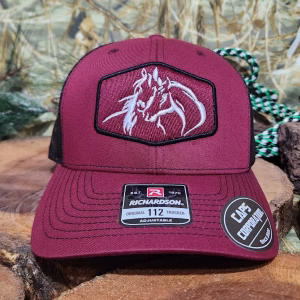Gorra Richardson – Rojo vino/negro-Caballos amor